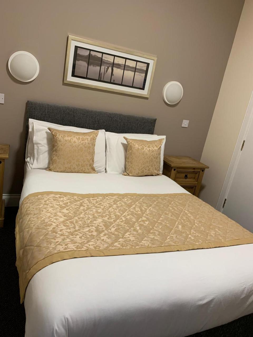 Waverley Inn Lodge Dingwall Esterno foto